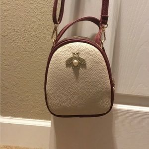 Off-The-Shoulder Small Bee Purse
